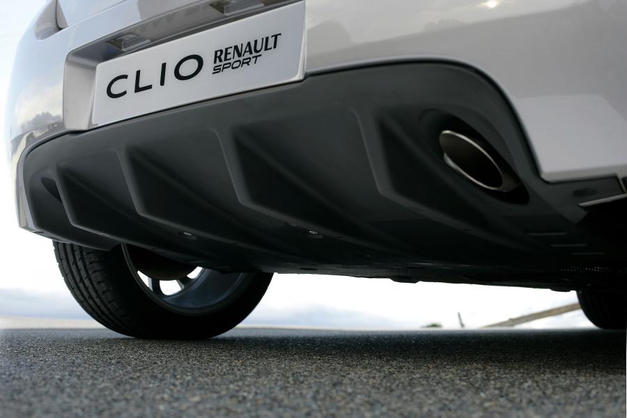  Renault Clio R.S. 2.0 16V 2006 года  (фото 125 из 125)